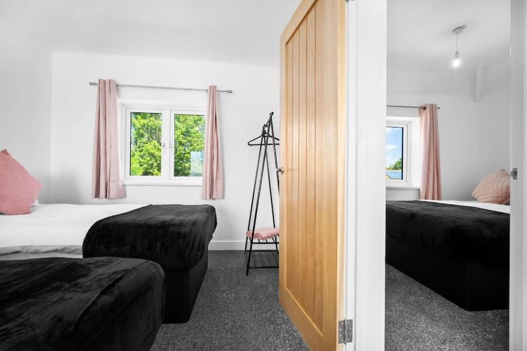 Family Contractors 3 Bed House Free Parking Sleeps7 * Bilston